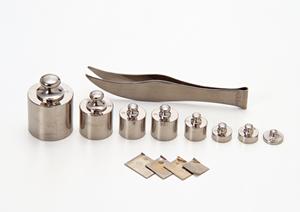 高所ラックのピッキングにフォークリフト